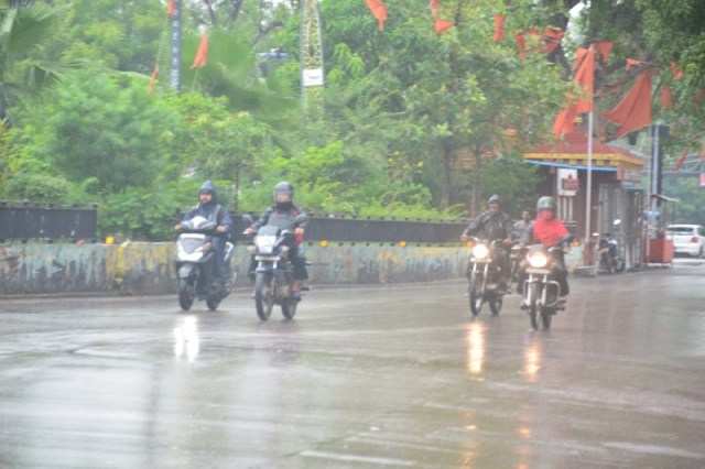 CG Weather Update: 11 जुलाई से बारिश की तीव्रता में आएगी गिरावट, बाढ़ की आशंका, देखें तस्वीरें