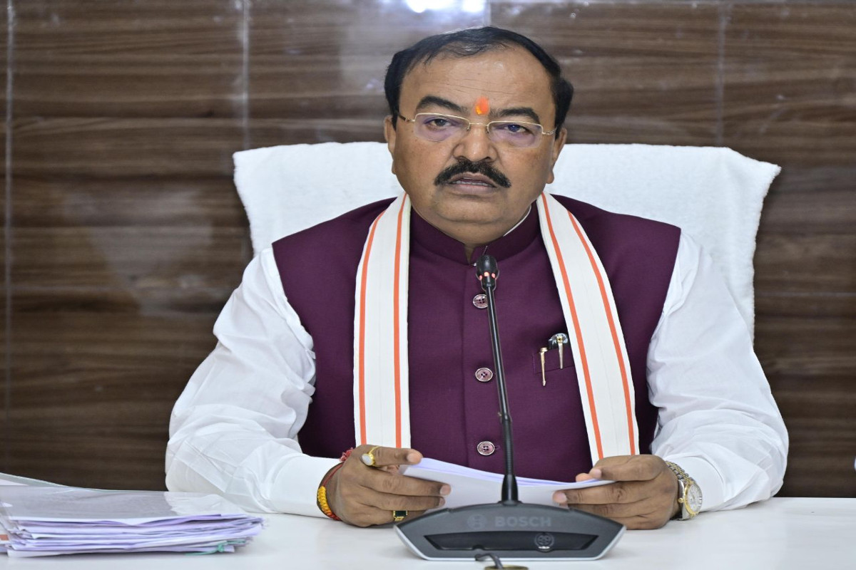 UP VDO Recruitment: ग्राम विकास अधिकारियों की भर्ती के निर्देश, केशव मौर्य बोले-
योजनाओं में लाएं तेजी, जवाबदेही तय करें