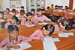 Primary Education: प्राथमिक स्कूलों के विलय पर बवाल, सरकार और याचिकाकर्ता
आमने-सामने - image