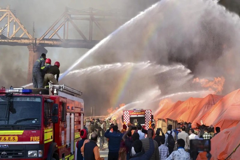 सेवा नियमावली के अभाव में तीन वर्षों से दर-दर भटक रहे मृतक आश्रित, शासन की उदासीनता से टूट रही उम्मीदें फोटो सोर्स : Social Media X