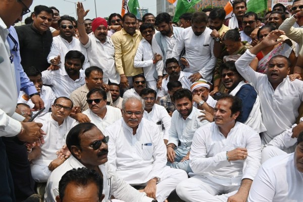 छत्तीसगढ़ में कांग्रेस की आर्थिक नाकाबंदी (फोटो सोर्स- पत्रिका)