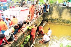 भीलवाड़ा में बड़ा हादसा, घर जाते समय नाले में बह गया निगम कर्मचारी, 700 मीटर दूर
मिला शव, परिजन बेहाल - image