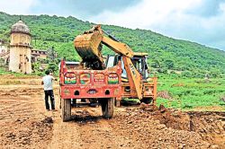 Ramgarh Dam: मिट्टी हटाने के साथ निकला उम्मीदों का ‘सूरज’, जब लक्ष्य एक हो तो
बदलाव नामुमकिन नहीं - image