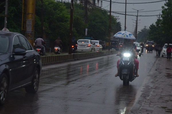 CG Weather Update: 11 जुलाई से बारिश की तीव्रता में आएगी गिरावट, बाढ़ की आशंका, देखें तस्वीरें
