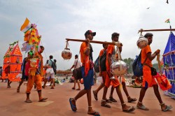 UP Govt Kanwar Yatra Alert: कांवड़ यात्रा से पहले यूपी सरकार का बड़ा आदेश:
होटल-ढाबों पर रेट लिस्ट और क्यूआर कोड अनिवार्य - image