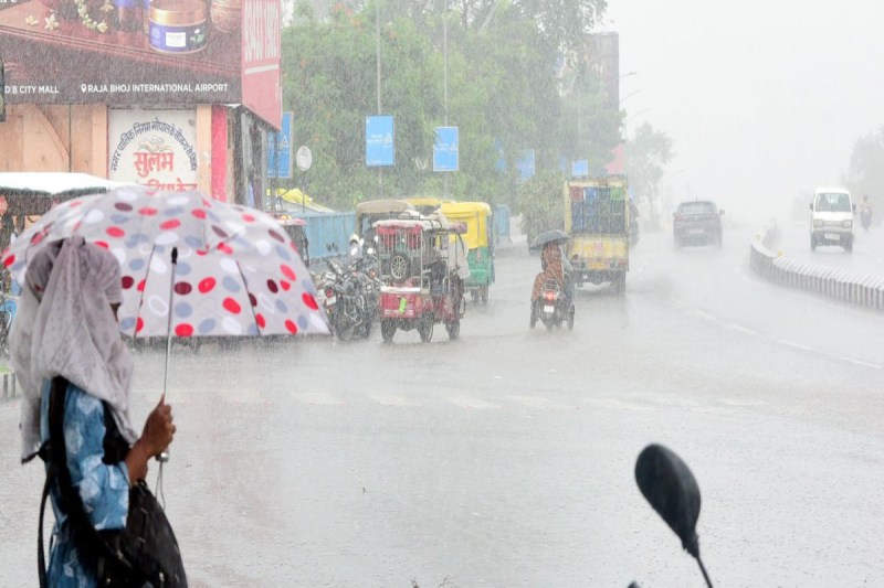 लखनऊ मंडल में मानसूनी बारिश का आगमन: मौसम ने बदला मिज़ाज, लोगों को गर्मी से मिली राहत फोटो सोर्स : Patrika