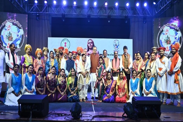 पुण्यश्लोक लोकमाता महारानी अहिल्याबाई होलकर की जीवनी पर आधारित नाट्य मंचन समारोह में शामिल हुए CM साय, देखें तस्वीरें