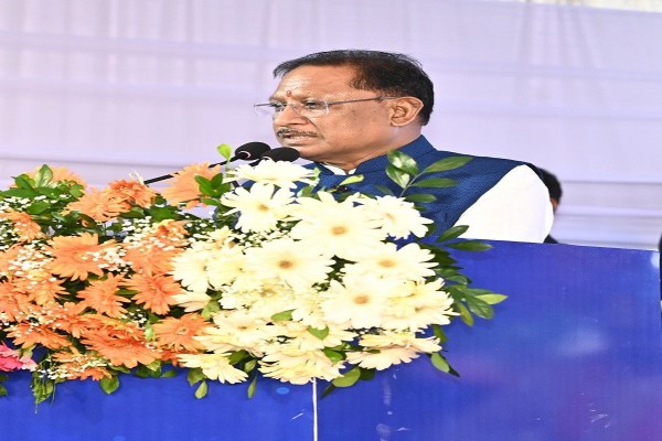 CG News: इस जिले के पीएमश्री विद्यालय में शुरू होगी एनसीसी एयर स्क्वाड्रन, CM से छात्रों ने की मुलाकात, देखें तस्वीरें
