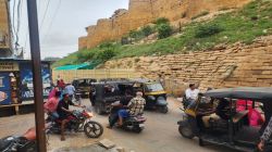 स्वर्णनगरी के शिव मार्ग पर चरमरा रही यातायात व्यवस्था - image