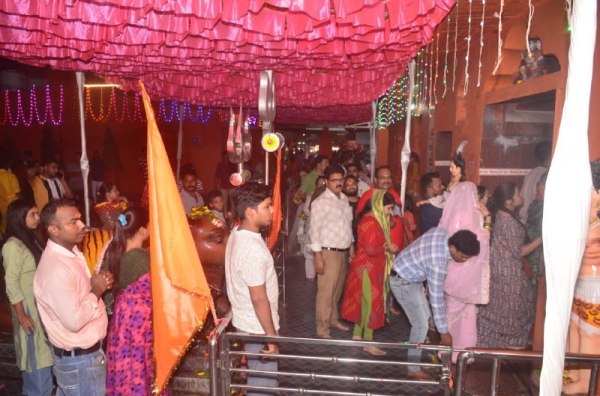 पहला सावन सोमवार आज! महादेव घाट में श्रद्धालुओं की भीड़, हर-हर महादेव से गूंजेंगे मंदिर...