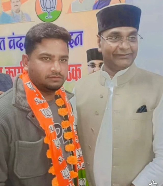  मंत्री के साथ शाहरुख की वायरल फोटो