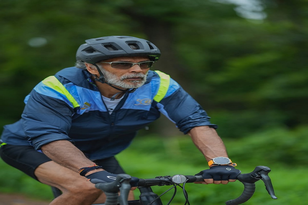 Milind Soman Fitness Routine: ये हैं मिलिंद सोमन के 5 फिटनेस मंत्र, सुबह से लेकर
रात का ऐसा रहता है रूटीन