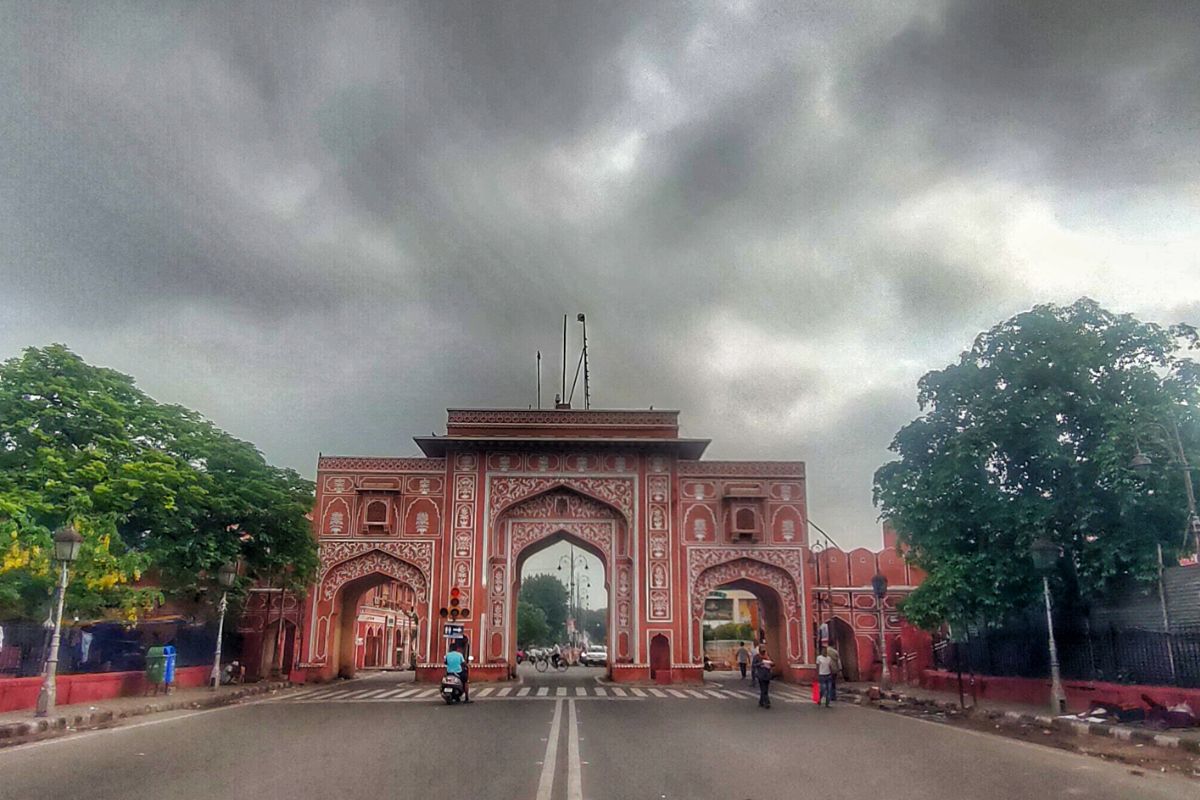 Weather Update: राजस्थान में बारिश से जनजीवन प्रभावित, इतने लोगों की हुई मौत, आज
इन जिलों में अलर्ट किया गया जारी
