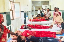 राजस्थान: रथ यात्रा के दौरान करंट की चपेट में आए कांवड़िए, 2 की दर्दनाक मौत, कई
झुलसे; ग्रामीणों ने लगाया जाम - image