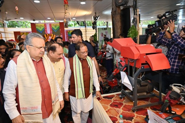 Hareli Tihar 2025: मुख्यमंत्री निवास में छाया हरेली उत्सव का रंग, CM बोले - किसानों की खुशहाली और समृद्धि हमारा प्रमुख ध्येय... देखें तस्वीरें
