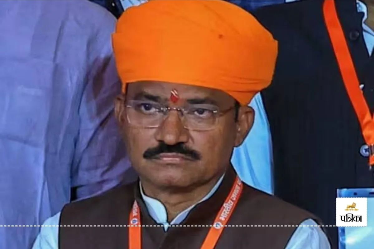 राजसमंद दौरे पर डिप्टी सीएम प्रेमचंद बैरवा तीखे सवालों में उलझे, जर्जर स्कूलों
पर बोले- दोषियों पर होगी कार्रवाई