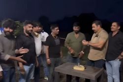 कौन है हिस्ट्रीशीटर गोपाललाल गुर्जर, जन्मदिन बना कानून का मजाक, पुलिस से
धक्का-मुक्की, वाहन जब्त - image