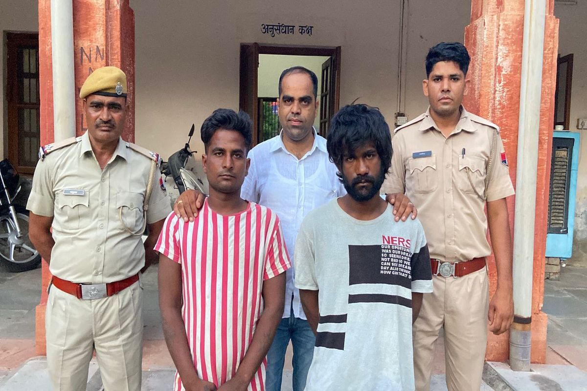 महिला के गले से चेन तोड़ने के आरोपी गिरफ्तार, नशे के लिए करते हैं वारदात