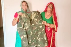 अब भी धुलती और प्रेस होती है शहीद की वर्दी, करगिल युद्ध के 26 साल बाद भी पूजनीय
है जवानों की वर्दी - image