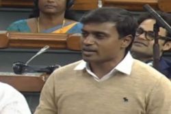YSRCP सांसद पीवी मिधुन गिरफ्तार, गरमाई आंध्र की राजनीति, जानिए जगन ने CM नायडू
को लेकर क्या कहा? - image