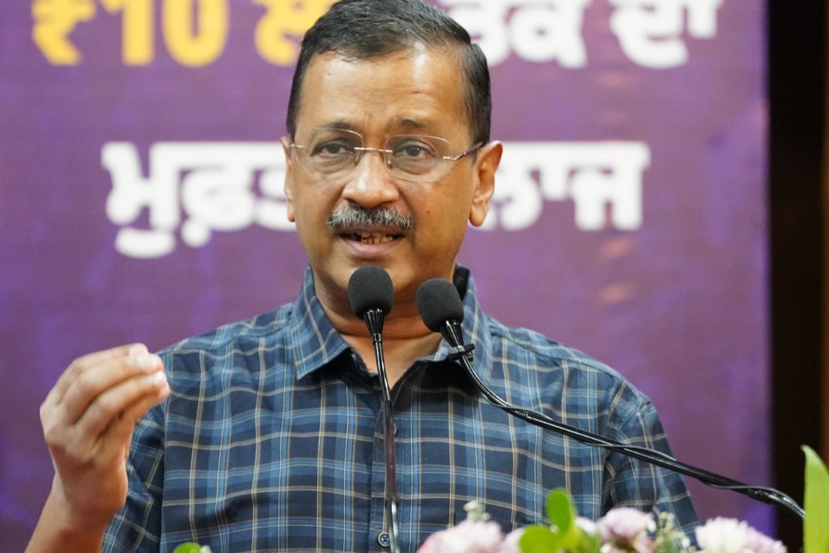 Arvind Kejriwal: दिल्ली में ये क्या हो रहा है? AAP मुखिया अरविंद केजरीवाल ने
सीएम रेखा पर बोला हमला