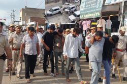 Shekhawati News: सरपंच पर जानलेवा हमले के मामले में 4 आरोपी गिरफ्तार, पुलिस ने
निकाली परेड, कार को घेरकर किया था हमला - image