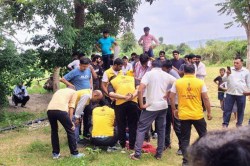 पति-पत्नी में झगड़ा… गुस्साए पिता ने 18 महीने के बेटे को बोरवेल में डाला, आरोपी
हिरासत में - image