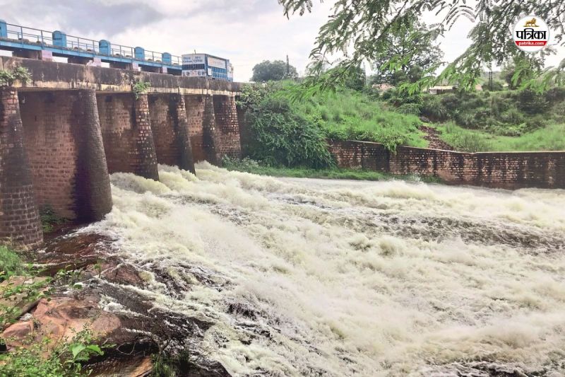 Bharatpur Weather Alert Heavy Rains biggest dam Bandh Baretha dam is overflowing three gates were opened alert in down street