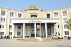 नए बिल्डिंग बायलॉज में बड़ा बदलाव: अब आवासीय भवन के 25% हिस्से में डॉक्टर, वकील
और आर्किटेक्ट खोल सकेंगे क्लिनिक-ऑफिस - image