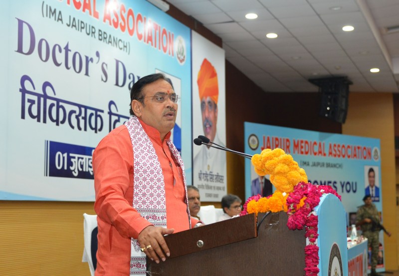 Chief Minister Bhajan Lal Sharma addresses Doctors' Day event at SMS Medical College campus on Tuesday.