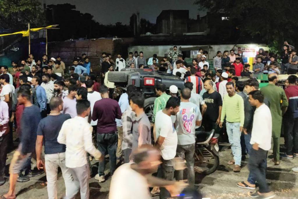 Bhopal high Speed SUV Accident