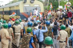 Bihar Bandh: बिहार बंद के चलते वंदे भारत, नमो भारत, संपर्क क्रांति समेत इन
ट्रेनों का परिचालन हुआ प्रभावित, यहां देखें पूरी लिस्ट - image