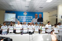बिहार चुनाव: मुफ्त बिजली से लेकर सरकारी नौकरी तक, कांग्रेस का गारंटी कार्ड लॉन्च - image