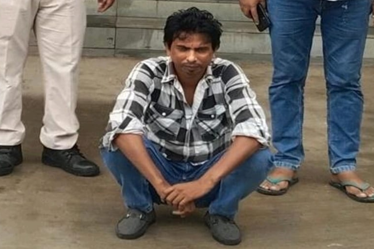 Rajasthan: लड़की बन युवतियों से गांठता दोस्ती, सोशल मीडिया पर करता ब्लैकमेल; फिर
ऐसे खुला गंदा राज