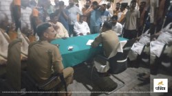 श्मशान में पूर्व सांसद और विधायक के बेटों के बीच खूनी संघर्ष, चले लाठी-डंडे,
पत्थर, 5 थानों की बुलानी पड़ी फोर्स - image
