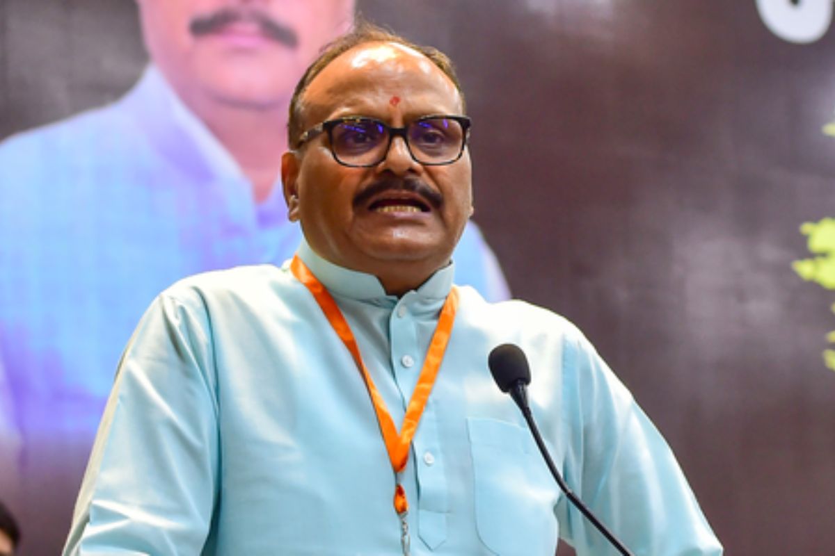 ‘अब कोई माफिया बहन-बेटियों की ओर आंख नहीं उठा सकता’, डिप्टी सीएम ब्रजेश पाठक का
सपा पर हमला