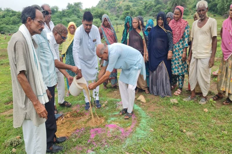 हरयाळो राजस्थान अभियान के तहत धरा को हरा-भरा करने का लिया संकल्प