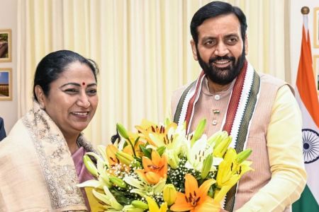 CM Rekha Gupta Birthday: सीएम रेखा को 150 करोड़ का बर्थडे गिफ्ट, नायब सिंह सैनी के तोहफे से नंदगढ़ में जश्न का माहौल