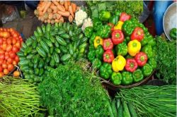 बारिश से 1000 हेक्टैयर में सब्जियां नष्ट, तीखे हुए भाव - image