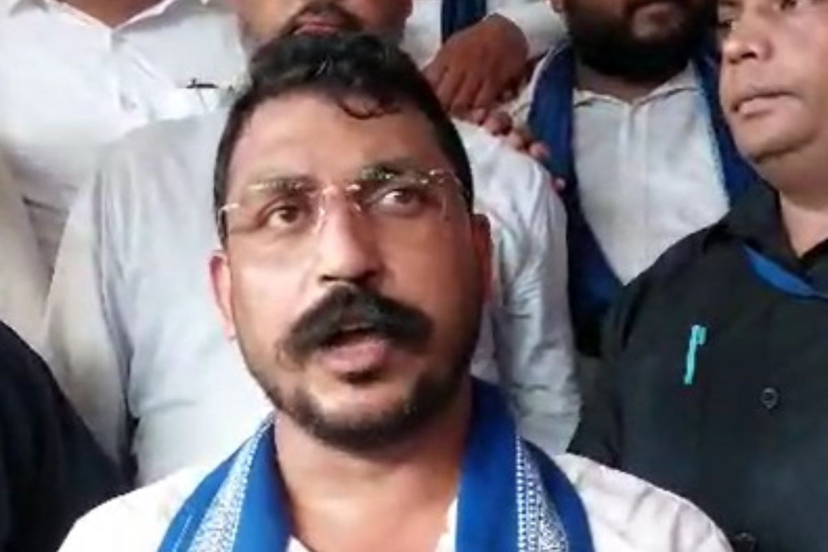 चंद्रशेखर ने फिर उठाई बैलट पेपर से चुनाव कराने की मांग, बिहार में मतदाता सूची पर
उठाए सवाल