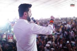 BJP अध्यक्ष जेपी नड्डा से मिलने के बाद Chirag Paswan ने नीतीश सरकार पर साधा
निशाना, जानें क्या है इसके सियासी मायने - image