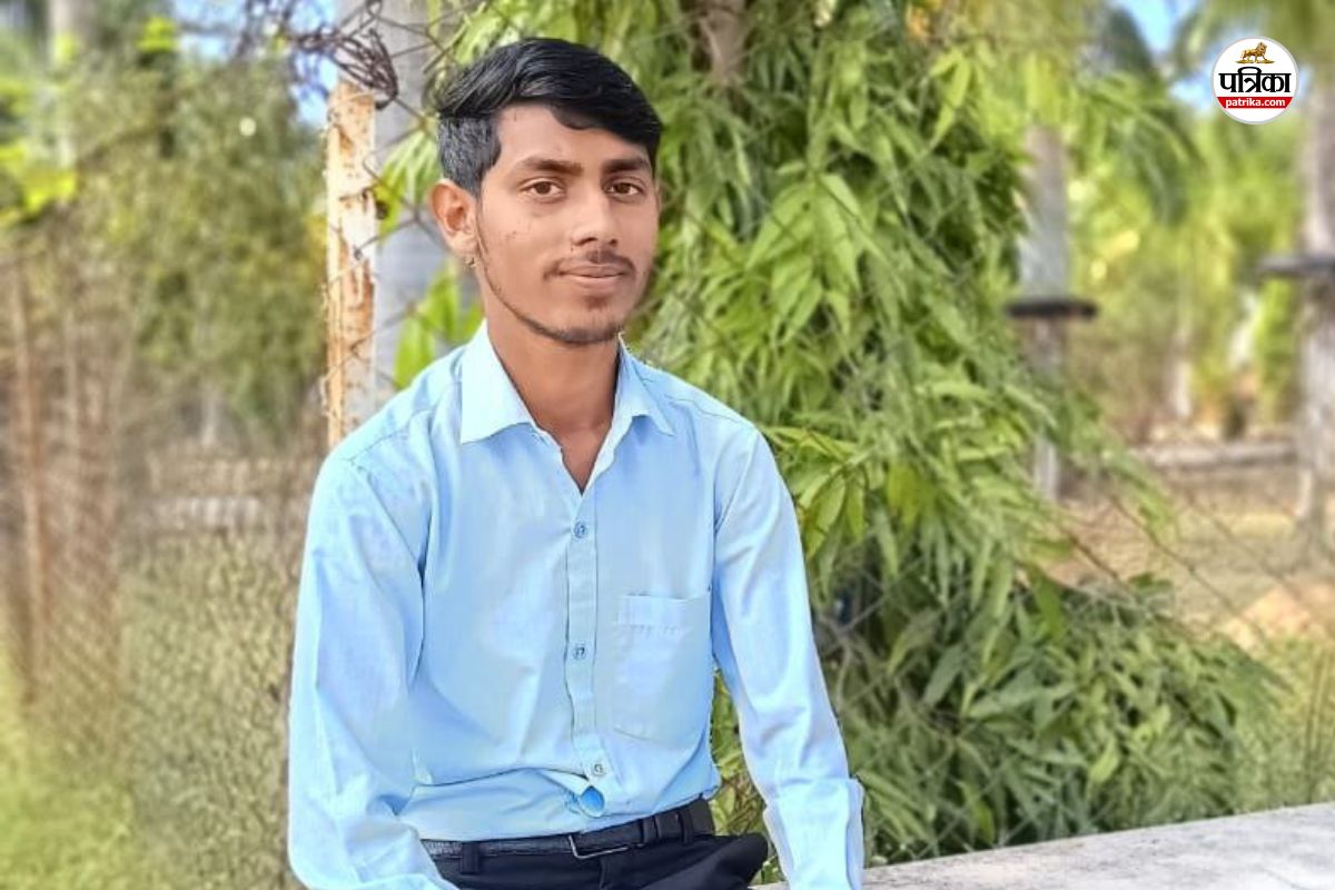 Commits suicide: पिता ने इकलौते बेटे को पढ़ाने जी-जान से की मेहनत, परवरिश में भी
नहीं की कोई कमी, उसी ने लगा ली फांसी
