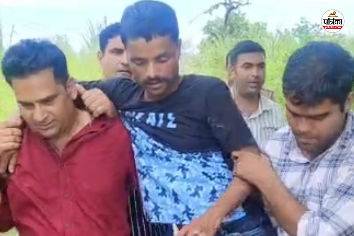 शिव मंदिर में पूजा कर रही छात्रा को सिरफिरे आशिक ने मारी 4 गोलियां, हालत गंभीर,
आरोपी गिरफ्तार