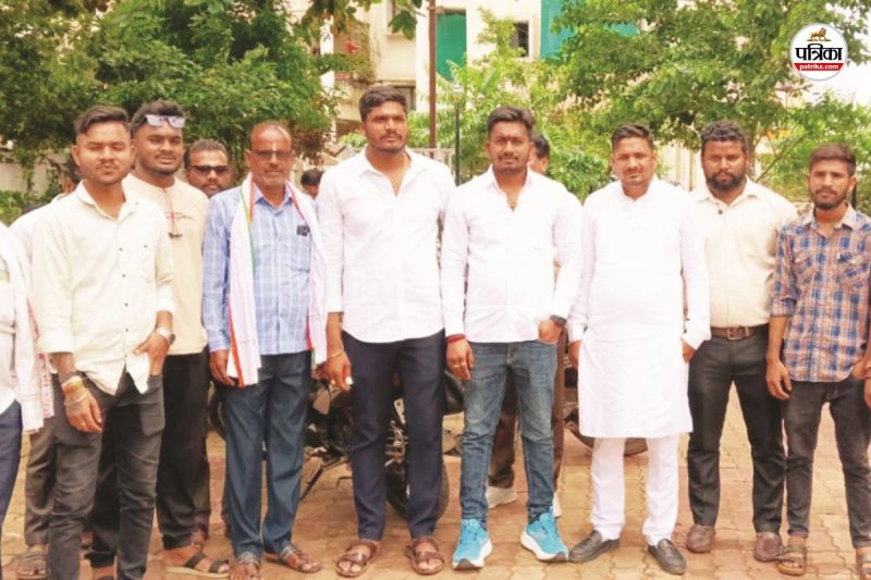 सतनामी समाज मेें आक्रोश (फोटो सोर्स- पत्रिका)