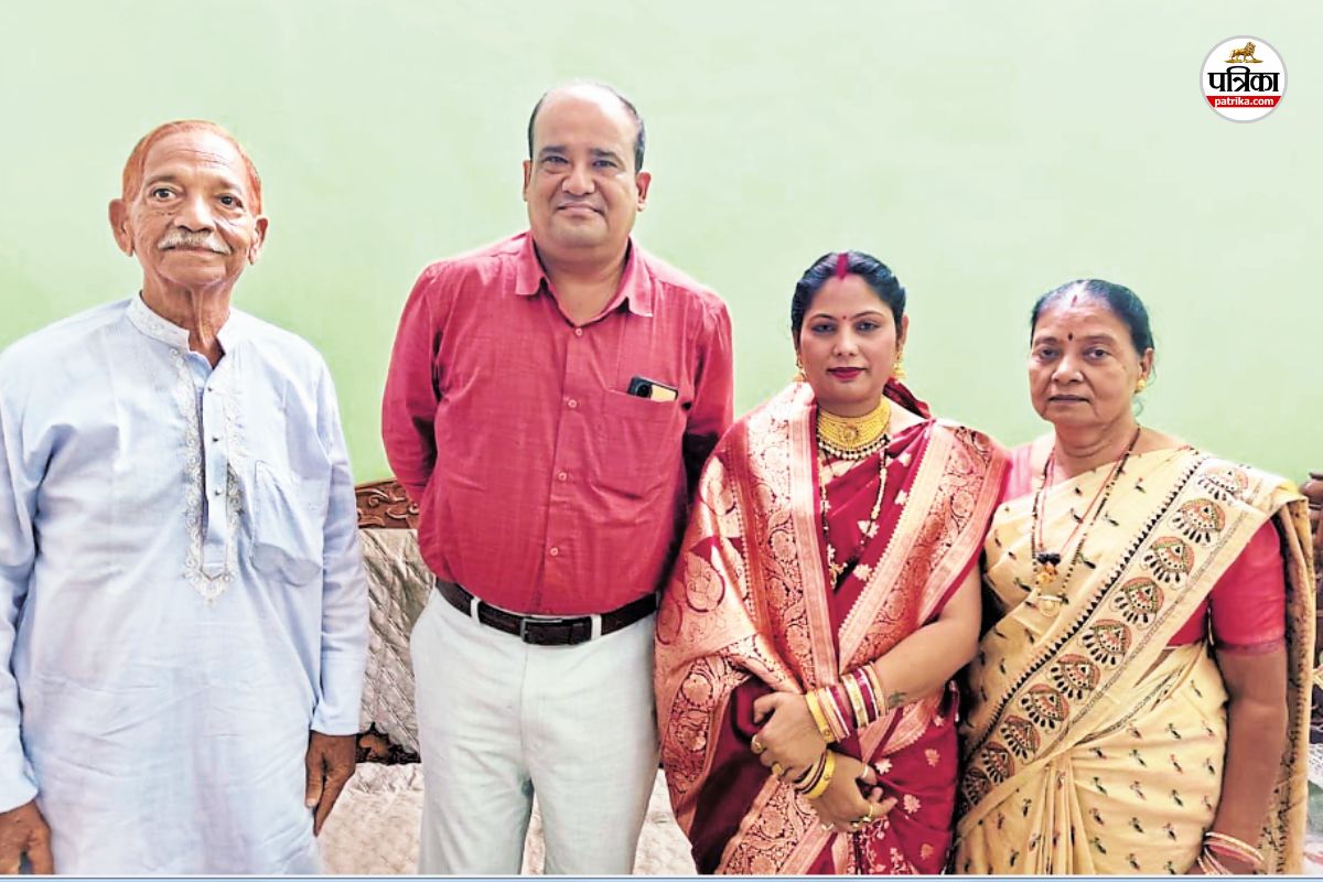 सीता श्यामलाल देवांगन व परिजन (फोटो सोर्स- पत्रिका)