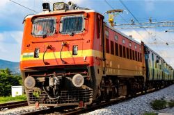 Railway: त्योहारी सीजन में रेल का सफर आसान, मिलेगी कंफर्म टिकट,रेलवे ने ये किए
इंतजाम - image