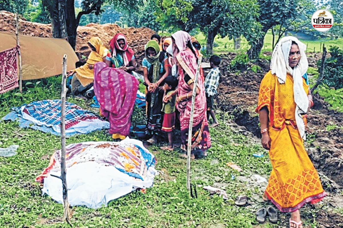 एक ही परिवार के 3 सदस्यों के शव (फोटो सोर्स- पत्रिका)