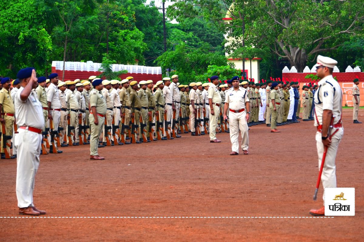 लेफ्ट राइट लेफ्ट… स्वतंत्रता दिवस की तैयारी में जूटे जवान, पुलिस परेड ग्राउंड में गूंजा देशभक्ति का जोश, Photo