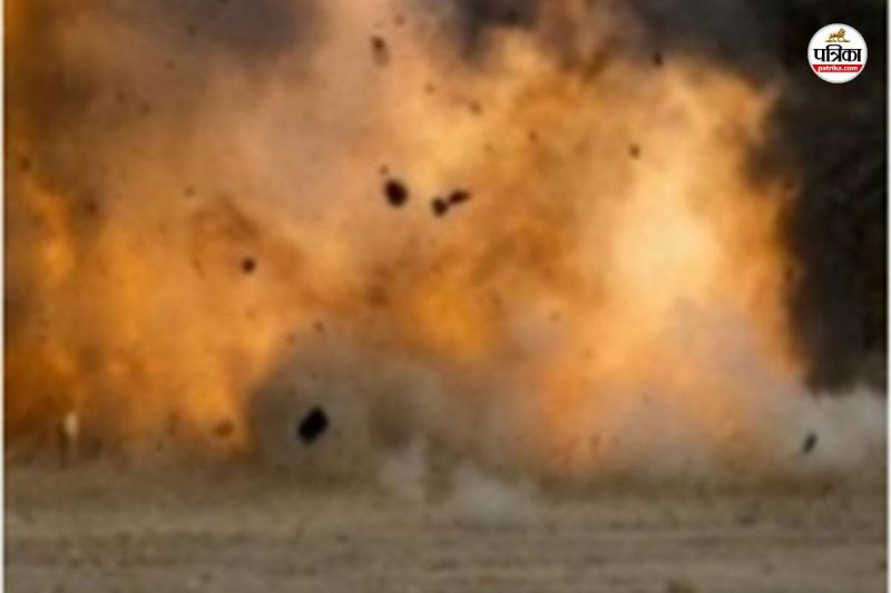 नक्सलियों ने किया IED ब्लास्ट (फोटो सोर्स- X हैंडल)