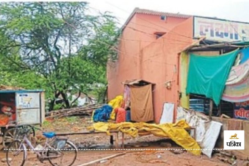 डंके की चोट पर दुकानदार कर रहे मनमानी! नोटिस के बाद भी नहीं हटाई दुकान(photo-patrika)